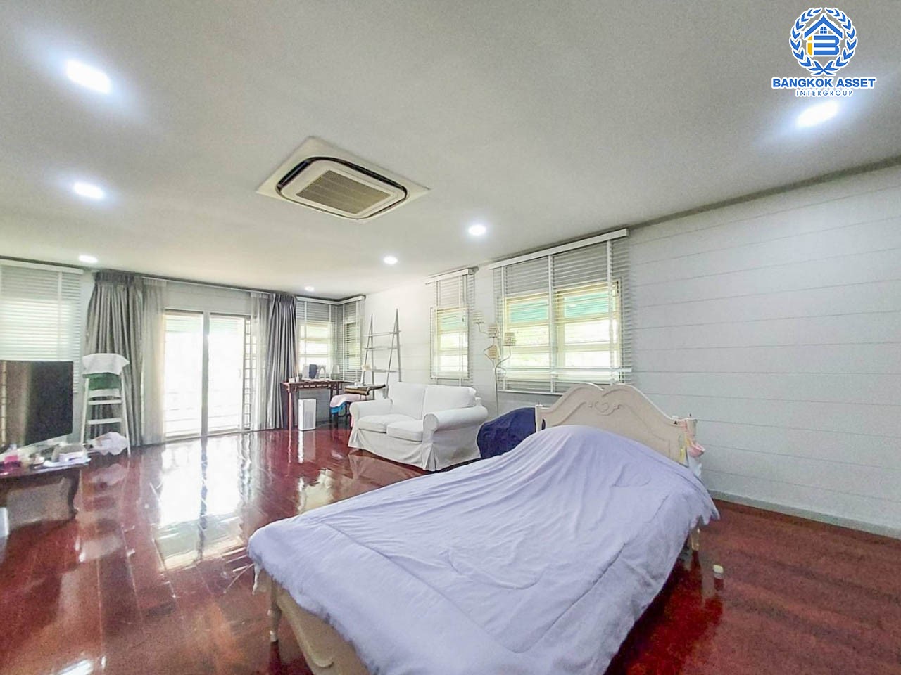 *****บ้านเดี่ยวมือสอง ม.ชวนชื่นพาร์ควิลล์ กาญจนาภิเษก หลังมุม บนเนื้อที่ 211 ตร.ว. ฟังก์ชันพร้อม 6 ห้องนอน 4 ห้องน้ำ 4 ที่จอดรถ บนทำเลศักยภาพติดถนน เชื่อมต่อถนนกาญจนาภิเษก, ถนนสิรินธร, ถนนบรมราชชนนี ใกล้เซ็นทรัลปิ่นเกล้า